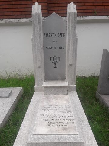 Lápida de Valentin Safir