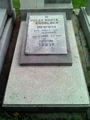 Lápida de Willy Haase Knobloch