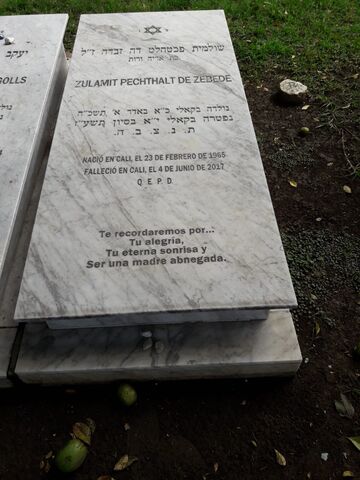 Lápida de Zulamit Pechthalt de Zebede